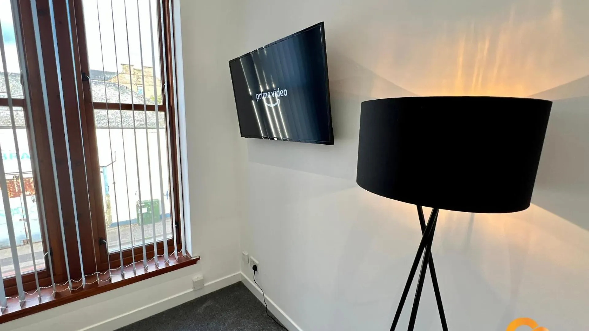 Apartment Central Waterfront Apartment: Cozy Long-Stay Near Transit Dundee
