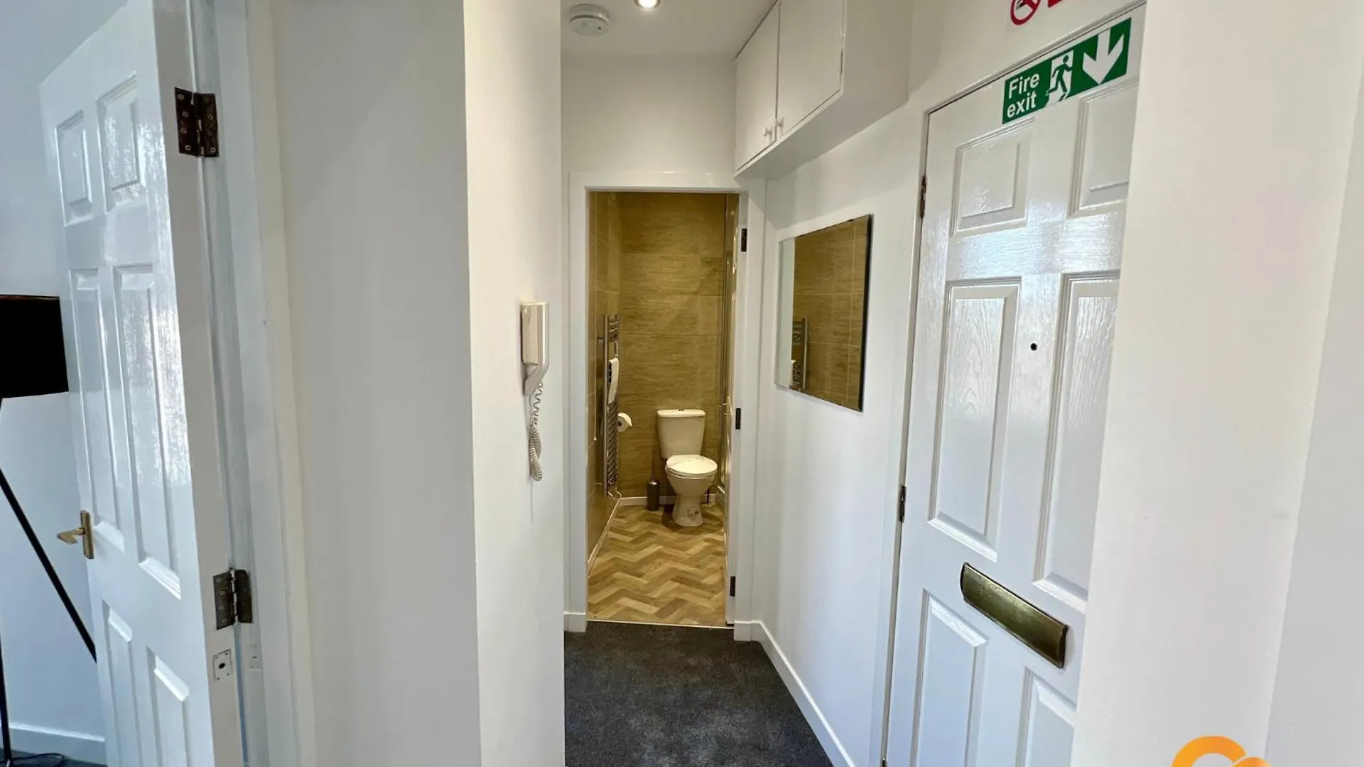 Central Waterfront Apartment: Cozy Long-Stay Near Transit Dundee 0*,